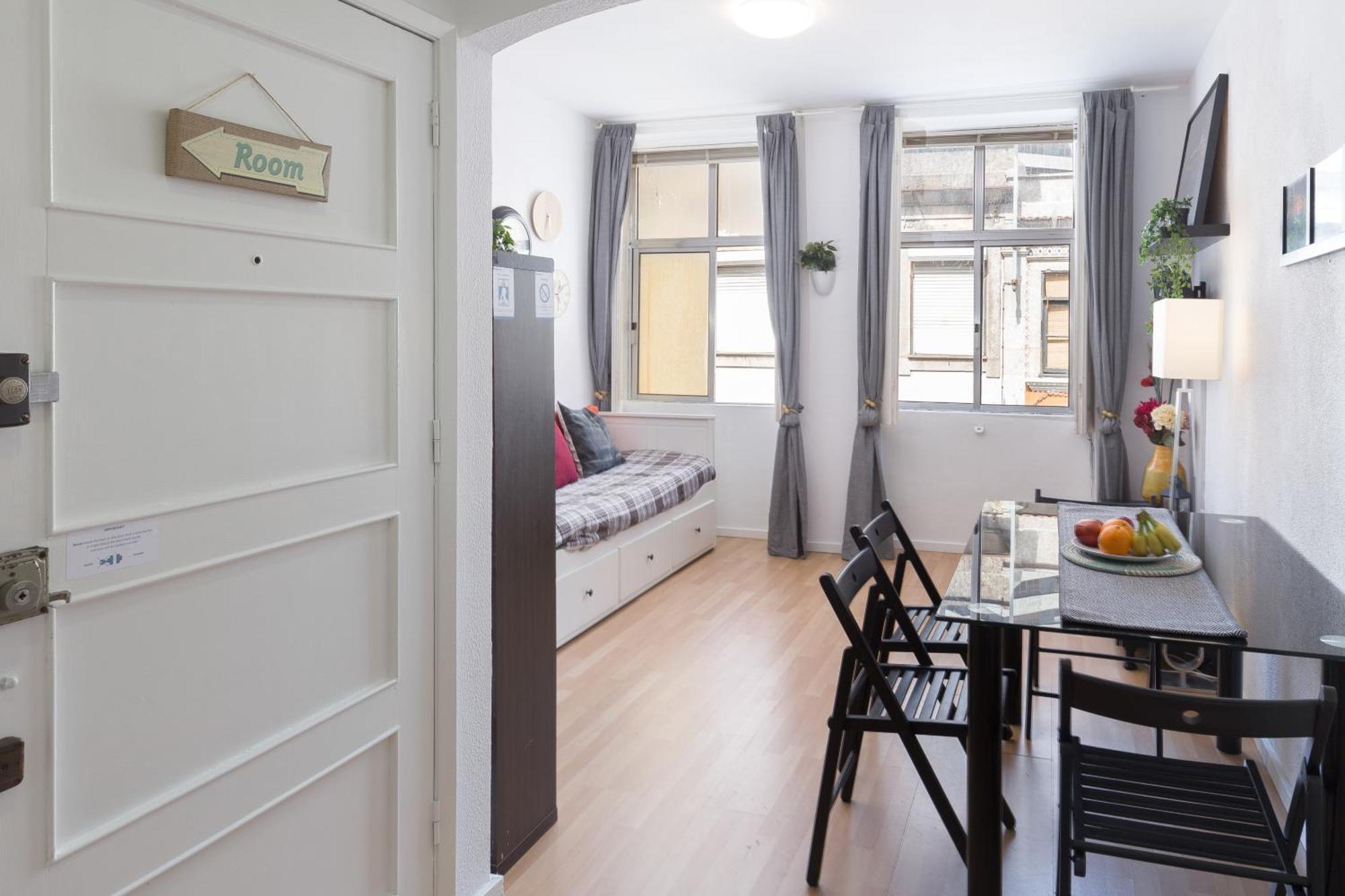 شقة Host Wise - Large Flat W Terrace - Ace Location At Aliados بورتو الغرفة الصورة
