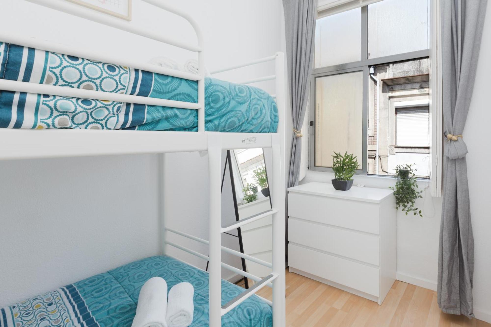 شقة Host Wise - Large Flat W Terrace - Ace Location At Aliados بورتو الغرفة الصورة