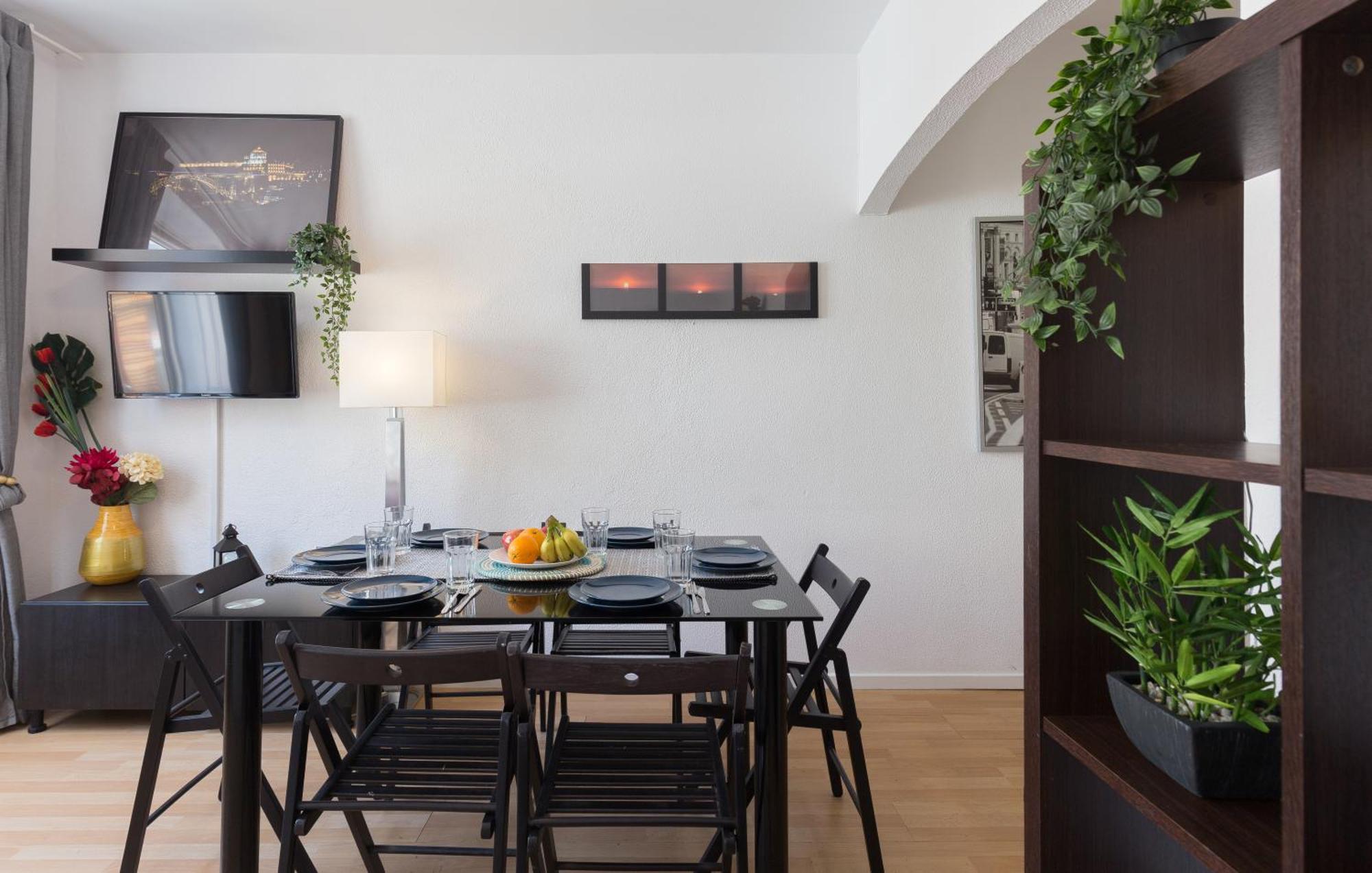 شقة Host Wise - Large Flat W Terrace - Ace Location At Aliados بورتو الغرفة الصورة