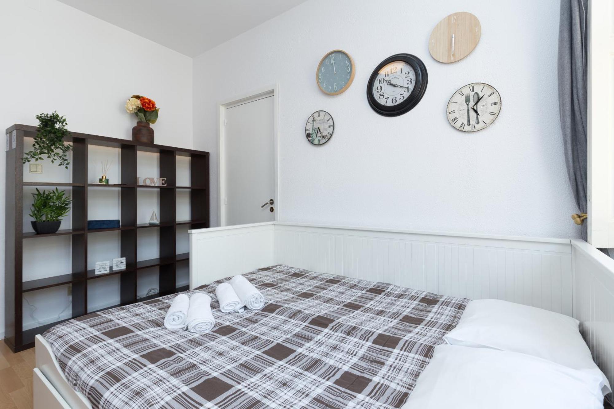 شقة Host Wise - Large Flat W Terrace - Ace Location At Aliados بورتو الغرفة الصورة