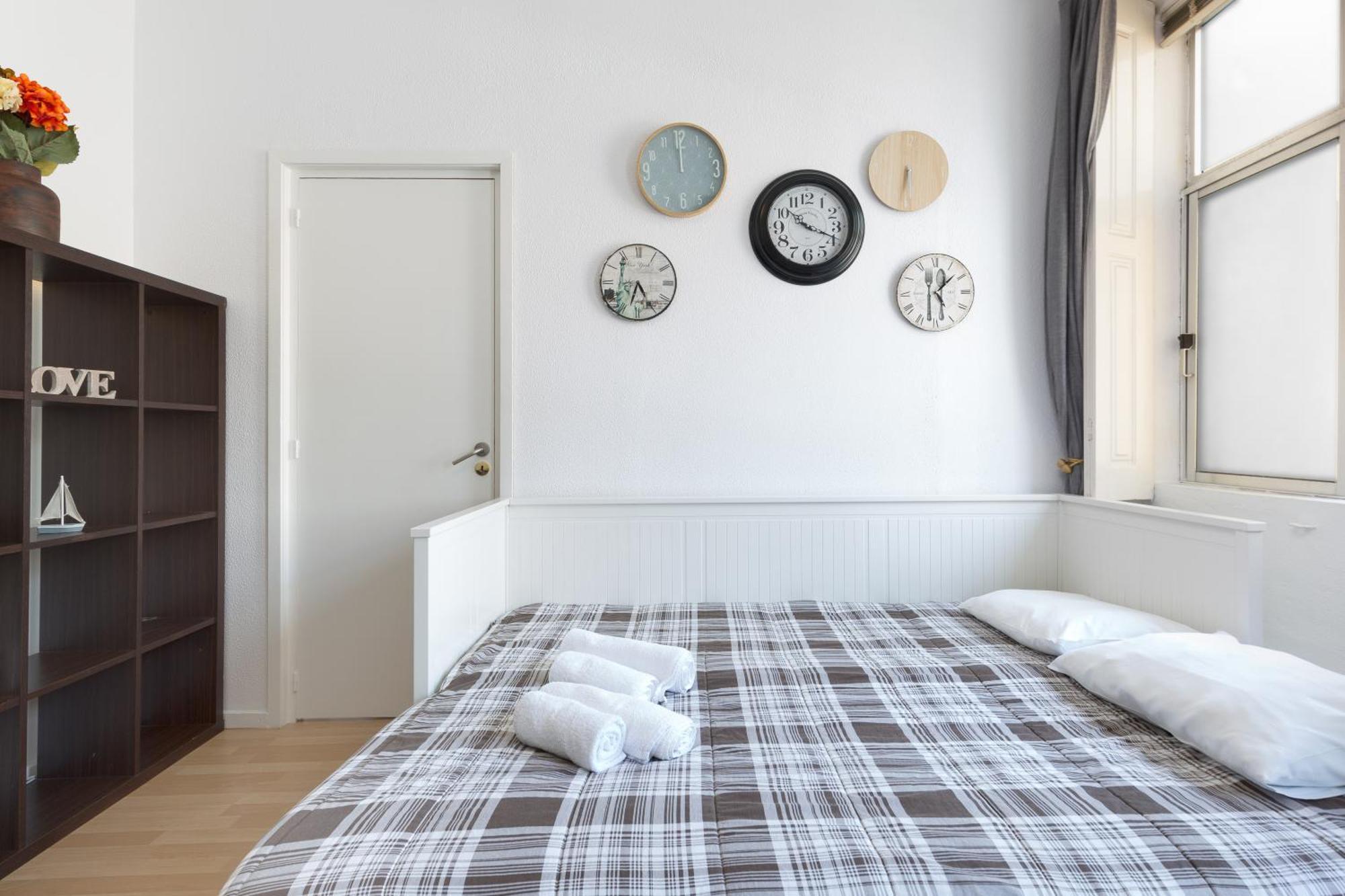 شقة Host Wise - Large Flat W Terrace - Ace Location At Aliados بورتو الغرفة الصورة